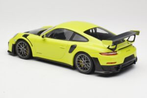 Porsche 911 991.2 GT2 RS Limetinvihreä Hopeavanteilla Minichamps 1:18 155068309 Metalli — kuva 5 / 6