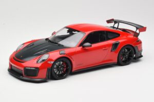 Porsche 911 GT2 RS 991.2 Punainen Mustat Vanteet Minichamps 1:18 155068307 Metalli
