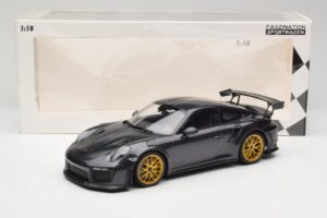 Porsche 911 991.2 GT2 RS Weissach Package Purple Metallic Kultaisilla Magnesiumvanteilla Minichamps 1:18 153068322 Metalli — kuva 6 / 6