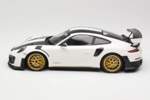 Porsche 911 991.2 GT2 RS Weissach Package Valkoinen Kultaisilla Vanteilla Minichamps 1:18 153068308 Metalli — kuva 3 / 6