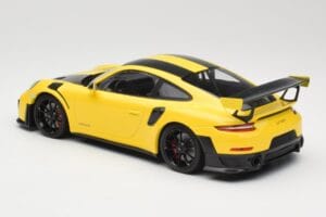 Porsche 911 991.2 GT2 RS Weissach Package Keltainen Mustilla Vanteilla Minichamps 1:18 155068311 Metalli — kuva 5 / 6