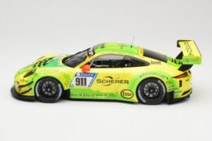 Porsche 911 991.2 GT3 R #911 Manthey Racing R. Dumas / F. Makowiecki 24 Hours of Nurburgring 2017 Minichamps 1:18 155176911 M — kuva 3 / 6