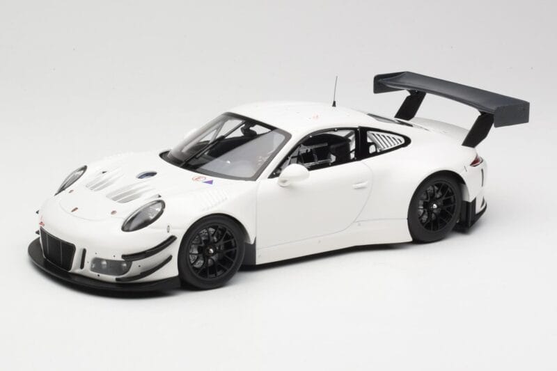 Porsche 911 991.2 GT3 R Valkoinen Mustilla Vanteilla Minichamps 1:18 155186900 Metalli