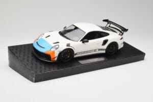 Porsche 911 991.2 GT3 RS Manthey Racing Valkoinen & Sininen & Oranssi Minichamps 1:18 MR-911-GT3RS-1805 Metalli — kuva 2 / 6