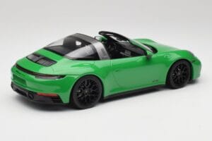 Porsche 911 991.2 Targa 4 GTS British Racing Vihreä Minichamps 1:18 155061065 Metalli — kuva 2 / 6