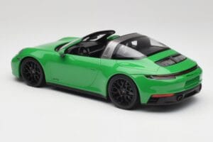 Porsche 911 991.2 Targa 4 GTS British Racing Vihreä Minichamps 1:18 155061065 Metalli — kuva 5 / 6