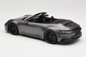 Porsche 911 992 Carrera 4 GTS Avoauto Grey Metallic Minichamps 1:18 155063031 Metalli — kuva 5 / 6
