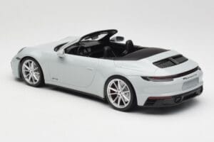 Porsche 911 992 Carrera 4 GTS Avoauto Harmaa Minichamps 1:18 155063034 Metalli — kuva 4 / 6
