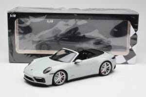 Porsche 911 992 Carrera 4 GTS Avoauto Harmaa Minichamps 1:18 155063034 Metalli — kuva 6 / 6