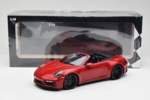 Porsche 911 992 Carrera 4 GTS Avoauto Punainen Minichamps 1:18 155063032 Metalli — kuva 6 / 6