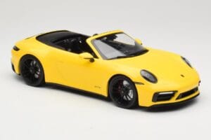 Porsche 911 992 Carrera 4 GTS Avoauto Keltainen Minichamps 1:18 155063030 Metalli — kuva 4 / 6