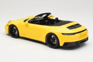 Porsche 911 992 Carrera 4 GTS Avoauto Keltainen Minichamps 1:18 155063030 Metalli — kuva 5 / 6