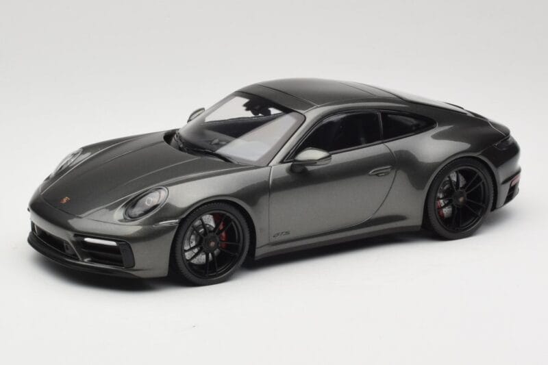 Porsche 911 992 Carrera 4 GTS Green Metallic Minichamps 1:18 155063101 Metalli