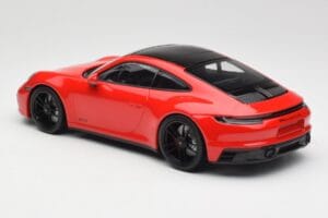 Porsche 911 992 Carrera 4 GTS Punainen Minichamps 1:18 155063100 Metalli — kuva 5 / 6