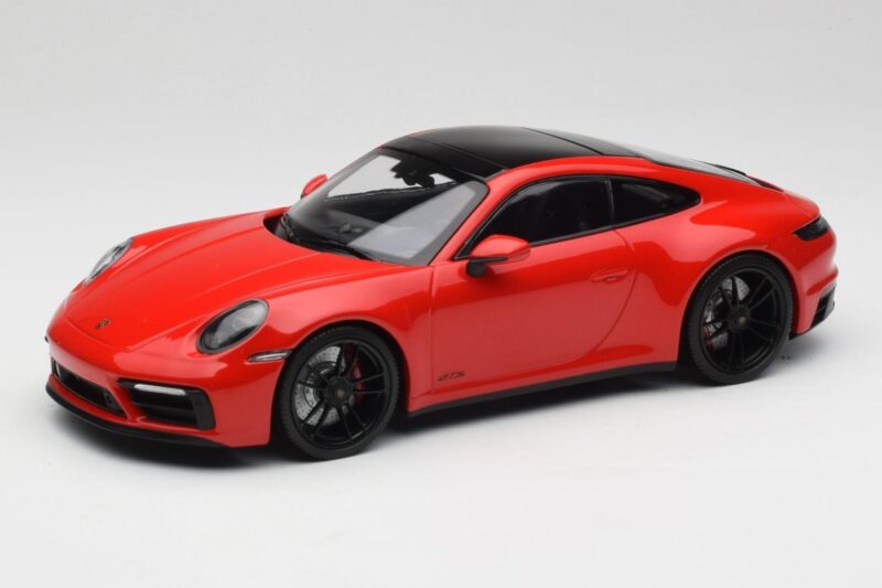 Porsche 911 992 Carrera 4 GTS Punainen Minichamps 1:18 155063100 Metalli