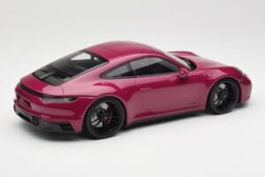 Porsche 911 992 Carrera 4 GTS Rubystar Minichamps 1:18 155063102 Metalli — kuva 2 / 6