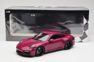 Porsche 911 992 Carrera 4 GTS Rubystar Minichamps 1:18 155063102 Metalli — kuva 6 / 6