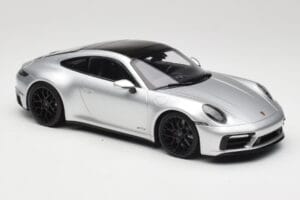 Porsche 911 992 Carrera 4 GTS Hopea Minichamps 1:18 155063104 Metalli — kuva 4 / 6