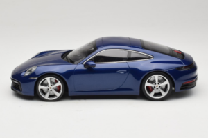 Porsche 911 992 Carrera 4S Blue Metallic Minichamps 1:18 153067327 Metalli — kuva 3 / 6