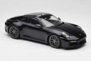 Porsche 911 992 Carrera 4S Blue Metallic Minichamps 1:18 155067321 Metalli — kuva 4 / 6