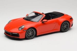 Porsche 911 992 Carrera 4S Avoauto Oranssi Minichamps 1:18 155067334 Metalli