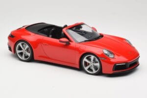 Porsche 911 992 Carrera 4S Avoauto Punainen Minichamps 1:18 155067331 Metalli — kuva 4 / 6