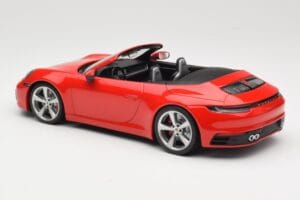 Porsche 911 992 Carrera 4S Avoauto Punainen Minichamps 1:18 155067331 Metalli — kuva 5 / 6