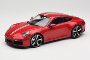 Porsche 911 992 Carrera 4S Carmine Red Minichamps 1:18 155067326 Metalli