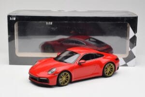Porsche 911 992 Carrera 4S Guards Punainen & Kultaiset Pyörät Minichamps 1:18 153067328 Metalli — kuva 6 / 6