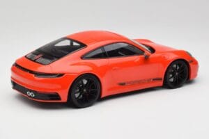 Porsche 911 992 Carrera 4S Lava Oranssi Minichamps 1:18 155067327 Metalli — kuva 2 / 6