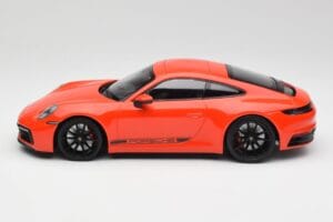 Porsche 911 992 Carrera 4S Lava Oranssi Minichamps 1:18 155067327 Metalli — kuva 3 / 6
