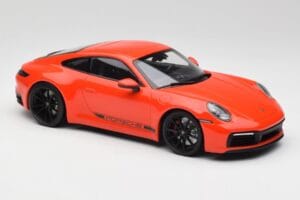 Porsche 911 992 Carrera 4S Lava Oranssi Minichamps 1:18 155067327 Metalli — kuva 4 / 6
