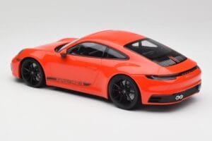 Porsche 911 992 Carrera 4S Lava Oranssi Minichamps 1:18 155067327 Metalli — kuva 5 / 6