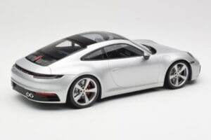 Porsche 911 992 Carrera 4S Hopea Minichamps 1:18 155067322 Metalli — kuva 2 / 6