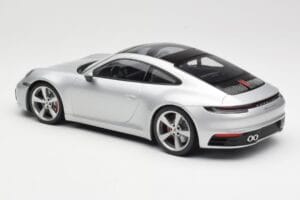 Porsche 911 992 Carrera 4S Hopea Minichamps 1:18 155067322 Metalli — kuva 5 / 6