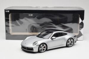 Porsche 911 992 Carrera 4S Hopea Minichamps 1:18 155067322 Metalli — kuva 6 / 6