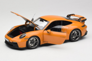 Porsche 911 992 GT3 Bahama Yellow Norev 1:18 187387 Metalli — kuva 2 / 8