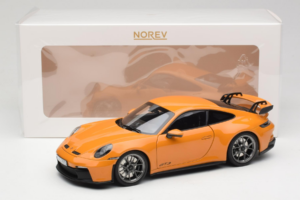 Porsche 911 992 GT3 Bahama Yellow Norev 1:18 187387 Metalli — kuva 8 / 8
