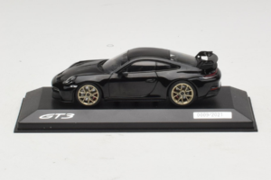 Porsche 911 992 GT3 Musta Kultaisilla Vanteilla Minichamps 1:43 WAP0201520M007 Metalli