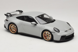 Porsche 911 992 GT3 Chalk Kullanväriset Vanteet Minichamps 1:18 117069001 Metalli — kuva 4 / 6