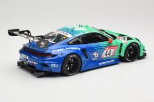 Porsche 911 992 GT3 R Falken #44 D. Eriksson / T. Heinemann 24 Hours of Nurburgring 2023 Minichamps 1:18 113236344 Metalli — kuva 3 / 8