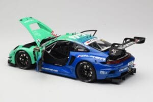 Porsche 911 992 GT3 R Falken #44 D. Eriksson / T. Heinemann 24 Hours of Nurburgring 2023 Minichamps 1:18 113236344 Metalli — kuva 5 / 8