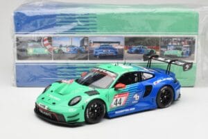 Porsche 911 992 GT3 R Falken #44 D. Eriksson / T. Heinemann 24 Hours of Nurburgring 2023 Minichamps 1:18 113236344 Metalli — kuva 8 / 8