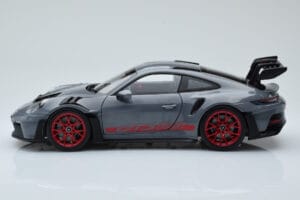 Porsche 911 992 GT3 RS Arctic Harmaa Pyro Punainen Norev 1:18 187350 Metalli — kuva 4 / 8