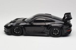 Porsche 911 992 GT3 RS Musta & Mustat Vanteet Concept Minichamps 1:18 911992003 Metalli — kuva 4 / 8