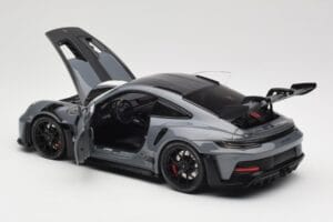 Porsche 911 992 GT3 RS Crayon Weissach Package & Black Wheels Minichamps 1:18 110062024 Metalli — kuva 5 / 8