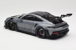Porsche 911 992 GT3 RS Crayon Weissach Package & Black Wheels Minichamps 1:18 110062024 Metalli — kuva 7 / 8