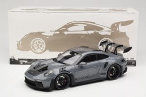 Porsche 911 992 GT3 RS Crayon Weissach Package & Black Wheels Minichamps 1:18 110062024 Metalli — kuva 8 / 8