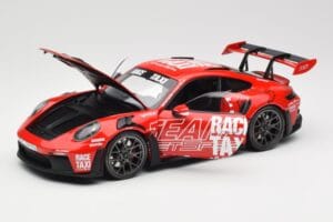 Porsche 911 992 GT3 RS Getspeed Race Taxi Guards Red Minichamps 1:18 110062040 Metalli — kuva 2 / 8