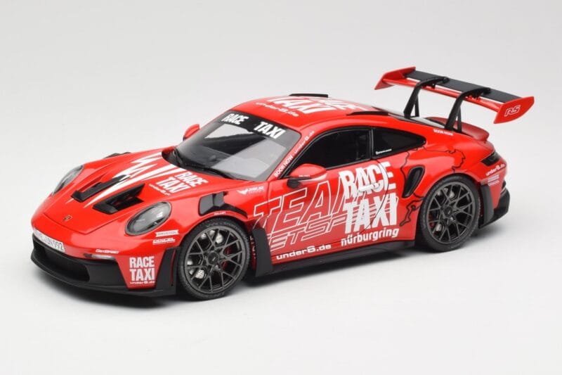 Porsche 911 992 GT3 RS Getspeed Race Taxi Guards Red Minichamps 1:18 110062040 Metalli